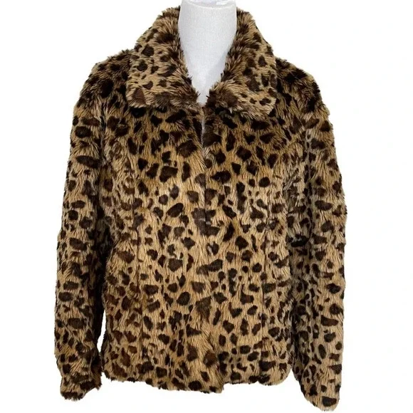 Fate by Led faux fur Leopard print jacket- Size Small - Picture 3 of 7